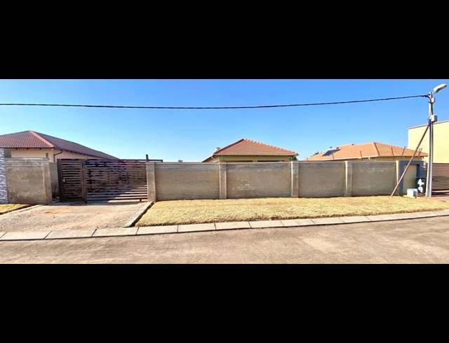3 BEDROOM HOUSE FOR SALE IN AZAADVILLE GARDENS